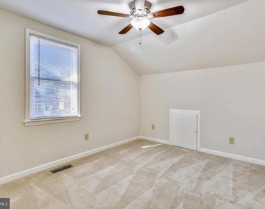 501 Colecroft Court - Photo Thumbnail 10