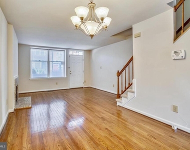 501 Colecroft Court - Photo Thumbnail 4