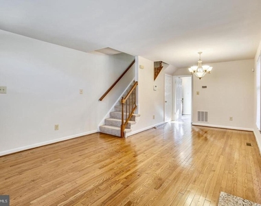 501 Colecroft Court - Photo Thumbnail 3