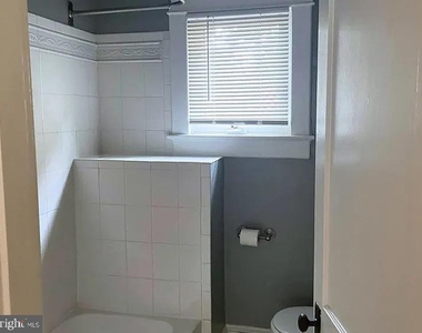 3221 N Pershing Drive - Photo Thumbnail 8