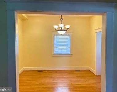 3221 N Pershing Drive - Photo Thumbnail 5