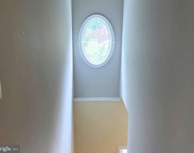 3221 N Pershing Drive - Photo Thumbnail 10