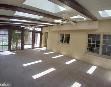 3131 N Abingdon Street - Photo Thumbnail 9