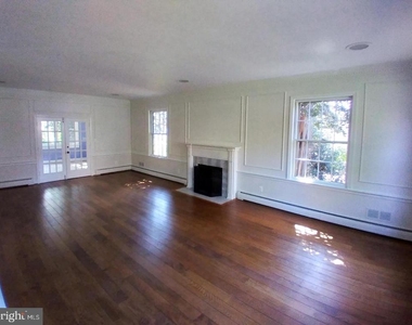3131 N Abingdon Street - Photo Thumbnail 1