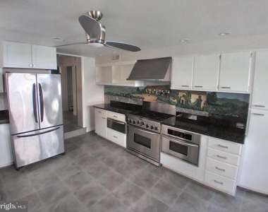 3131 N Abingdon Street - Photo Thumbnail 12