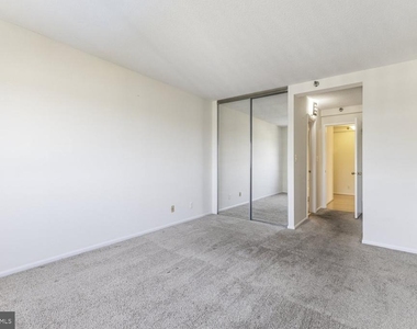 900 N Stafford Street - Photo Thumbnail 10