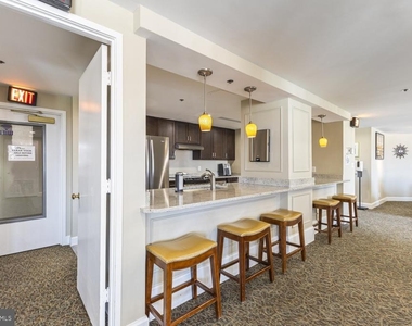 900 N Stafford Street - Photo Thumbnail 24
