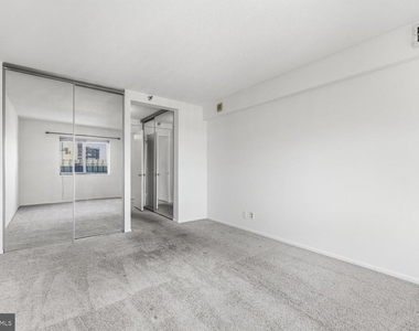 900 N Stafford Street - Photo Thumbnail 11