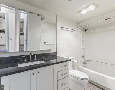 900 N Stafford Street - Photo Thumbnail 17