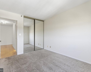 900 N Stafford Street - Photo Thumbnail 15