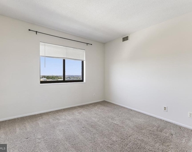 900 N Stafford Street - Photo Thumbnail 13