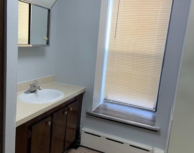 2250 S 9th Street - Photo Thumbnail 10