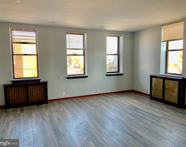 2250 S 9th Street - Photo Thumbnail 3