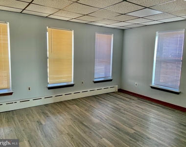 2250 S 9th Street - Photo Thumbnail 8