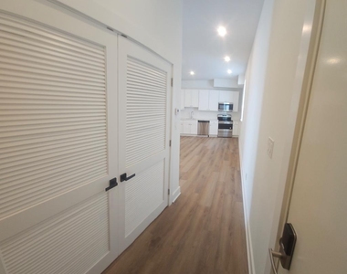 6202 Germantown Avenue - Photo Thumbnail 4