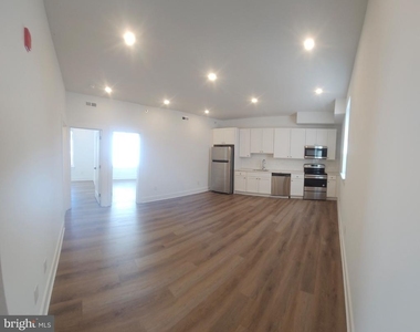 6202 Germantown Avenue - Photo Thumbnail 3