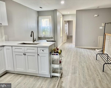 611 32nd Street N - Photo Thumbnail 4