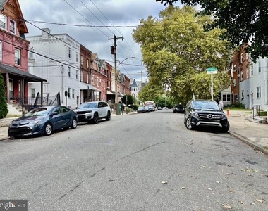 611 32nd Street N - Photo Thumbnail 2