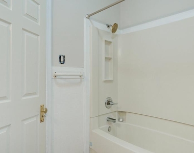 4817 Ridge Avenue - Photo Thumbnail 17