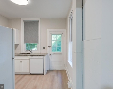 4817 Ridge Avenue - Photo Thumbnail 4
