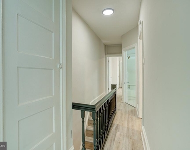 4817 Ridge Avenue - Photo Thumbnail 10