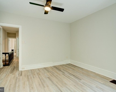 4817 Ridge Avenue - Photo Thumbnail 9