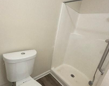1123 Southwood Drive - Photo Thumbnail 3