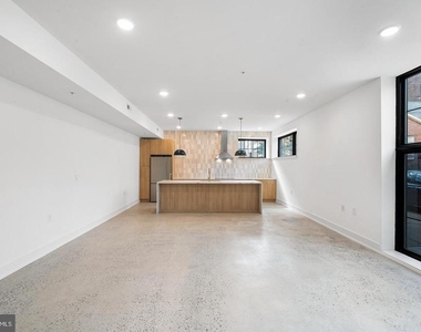 1772 N Front Street - Photo Thumbnail 4