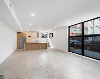 1772 N Front Street - Photo Thumbnail 3