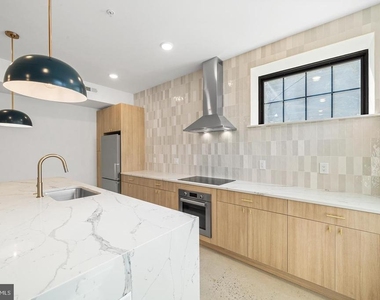 1772 N Front Street - Photo Thumbnail 10