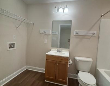 312 E Jenkins Street - Photo Thumbnail 5