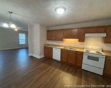 312 E Jenkins Street - Photo Thumbnail 2
