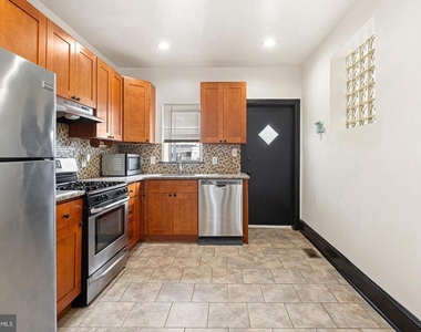 3044 Almond Street - Photo Thumbnail 5