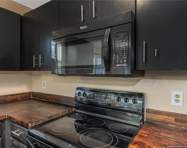 1021 Wood Creek Drive - Photo Thumbnail 9
