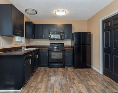 1021 Wood Creek Drive - Photo Thumbnail 7