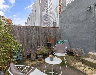 2606 Collins Street - Photo Thumbnail 11