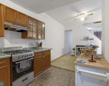2606 Collins Street - Photo Thumbnail 9
