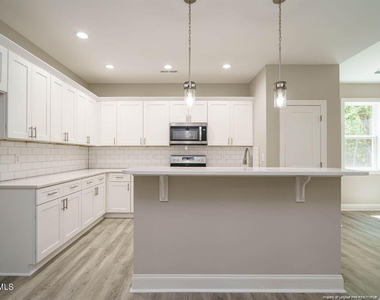 3277 Edinburgh Drive - Photo Thumbnail 8