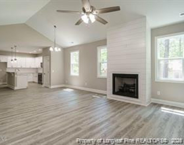 3277 Edinburgh Drive - Photo Thumbnail 4