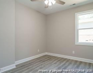 3277 Edinburgh Drive - Photo Thumbnail 14