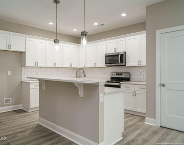 3277 Edinburgh Drive - Photo Thumbnail 9