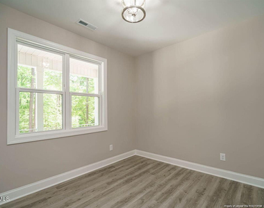 3277 Edinburgh Drive - Photo Thumbnail 16