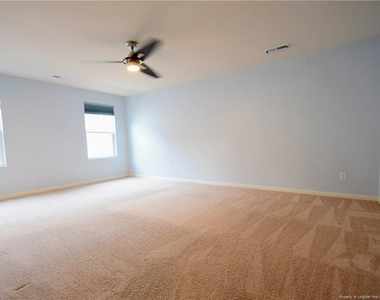 140 Hallow Oak Street - Photo Thumbnail 25