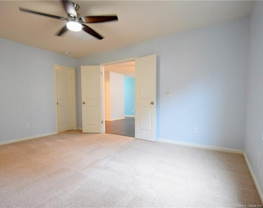 140 Hallow Oak Street - Photo Thumbnail 15
