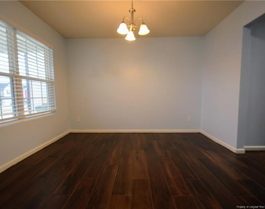 140 Hallow Oak Street - Photo Thumbnail 3