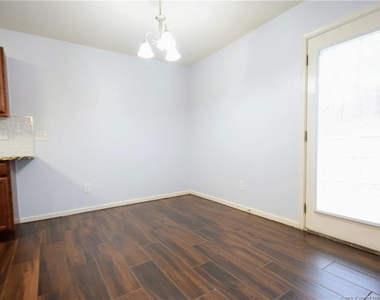 140 Hallow Oak Street - Photo Thumbnail 9