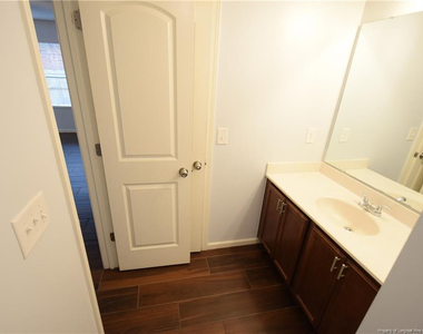 140 Hallow Oak Street - Photo Thumbnail 12