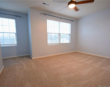 140 Hallow Oak Street - Photo Thumbnail 20