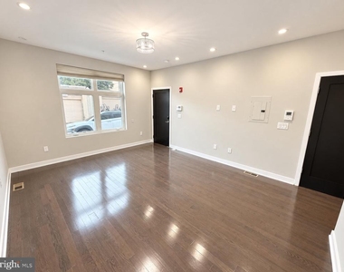 755 N Capitol Street - Photo Thumbnail 2