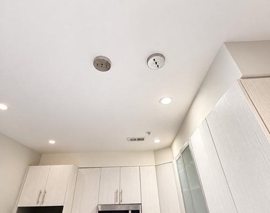 755 N Capitol Street - Photo Thumbnail 5